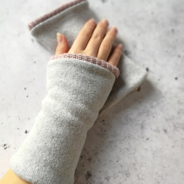 Armstulpen aus Strick altrosa grau zum Wenden 