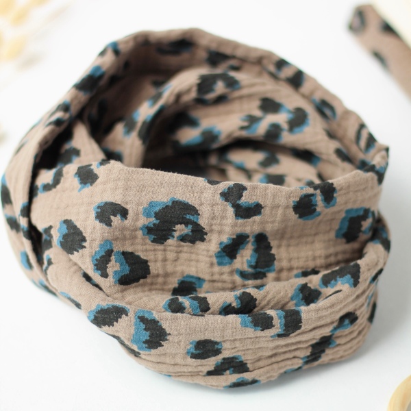Loop im Leo-Design in taupe 