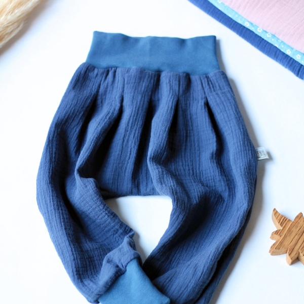 Musselinhose blau 